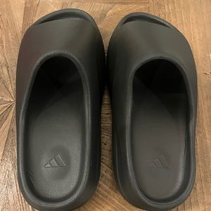 Yeezy Slides new, without box, Onyx, size 8